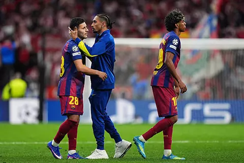 بعد انتقادات الحكام.. رافينيا يواجه عقوبة الإيقاف من جانب "يويفا"